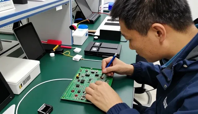 交通枢纽中使用电子产品研发的优势分析
